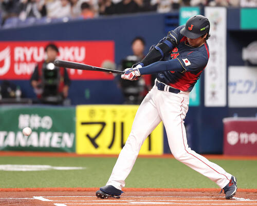 阪神対日本　1回表日本無死、一ゴロに倒れる大谷（撮影・河田真司）