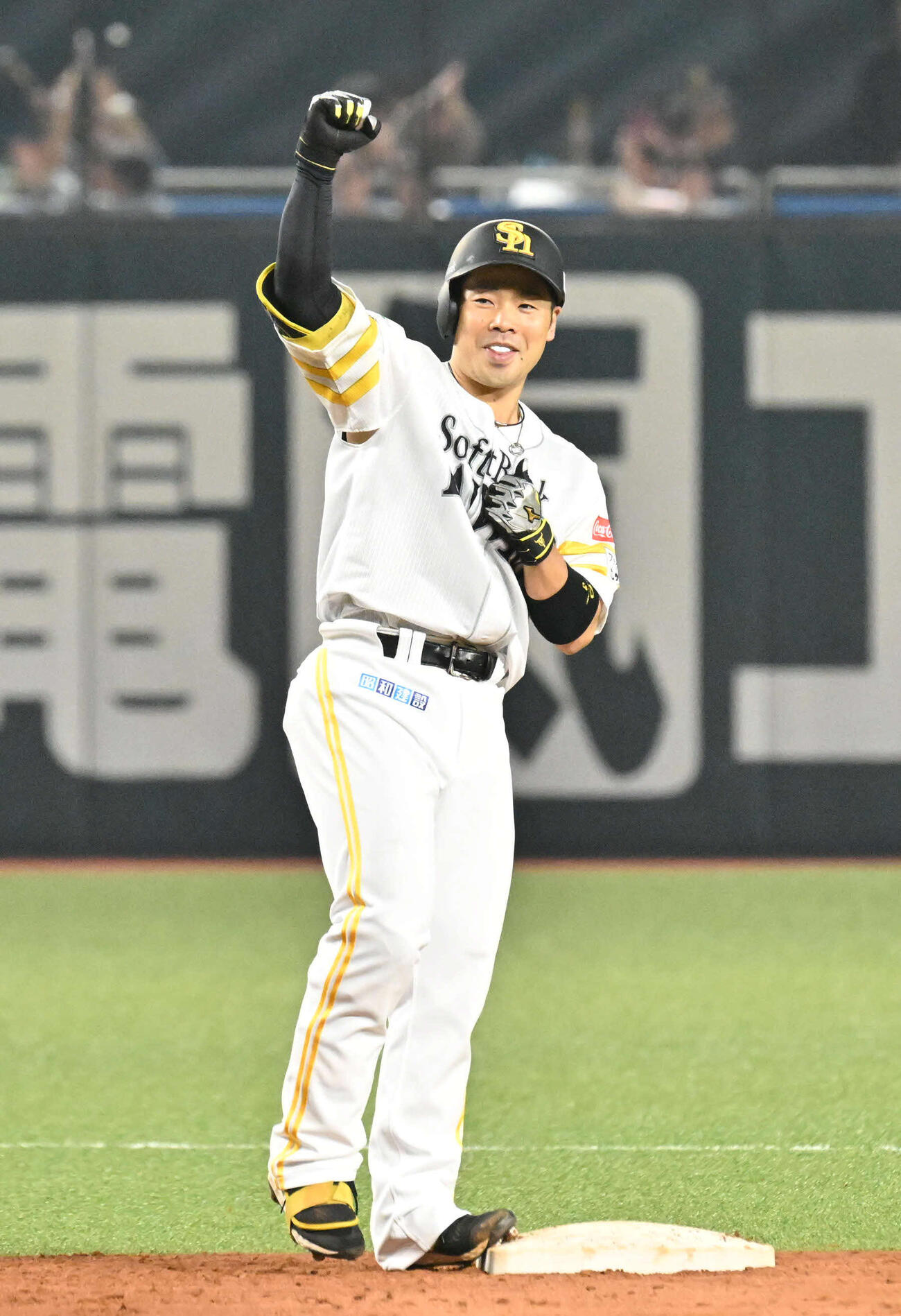 ソフトバンク対日本ハム　5回裏ソフトバンク2死満塁、近藤は逆転3点適時打を放つ（撮影・林敢治）