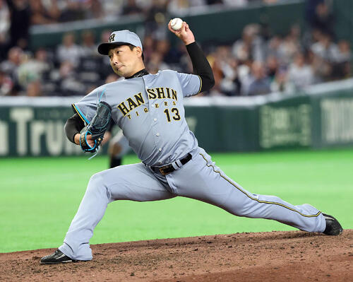巨人対阪神　9回裏巨人の攻撃を抑えた岩崎（撮影・浅見桂子）