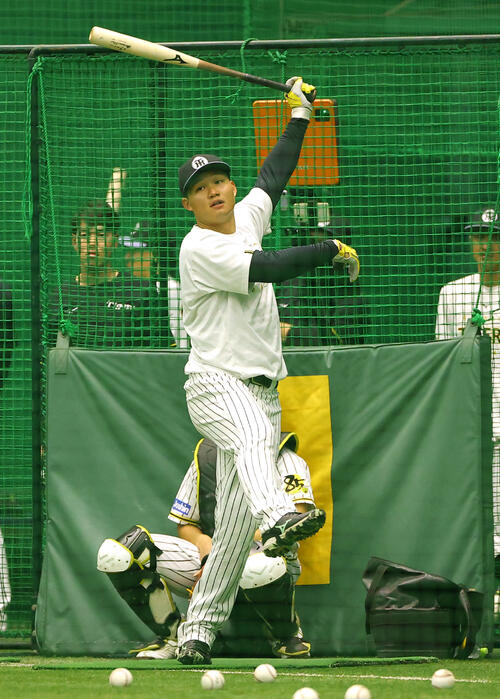 フリー打撃練習をする阪神森下（撮影・上田博志）