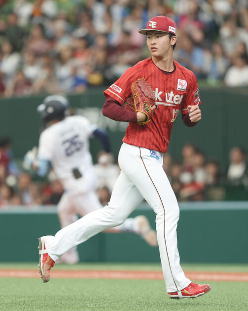 西武対楽天　6回裏西武無死一塁、ネビンに適時二塁打を浴びる古謝樹（撮影・河田真司）