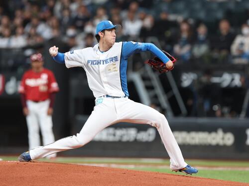 日本ハム対楽天　日本ハム先発の福島蓮（撮影・黒川智章）