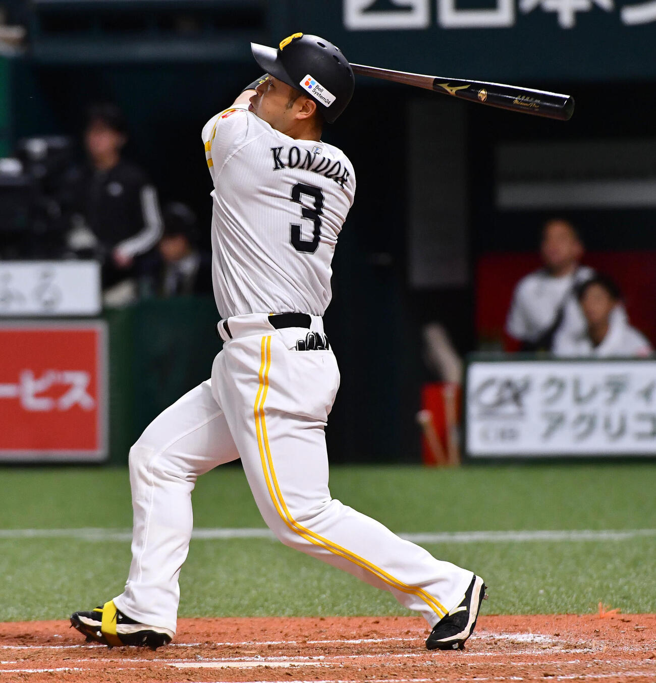 ソフトバンク対ヤクルト　3回裏ソフトバンク2死二塁、近藤健介は逆転の右越え2点本塁打を放つ（撮影・岩下翔太）