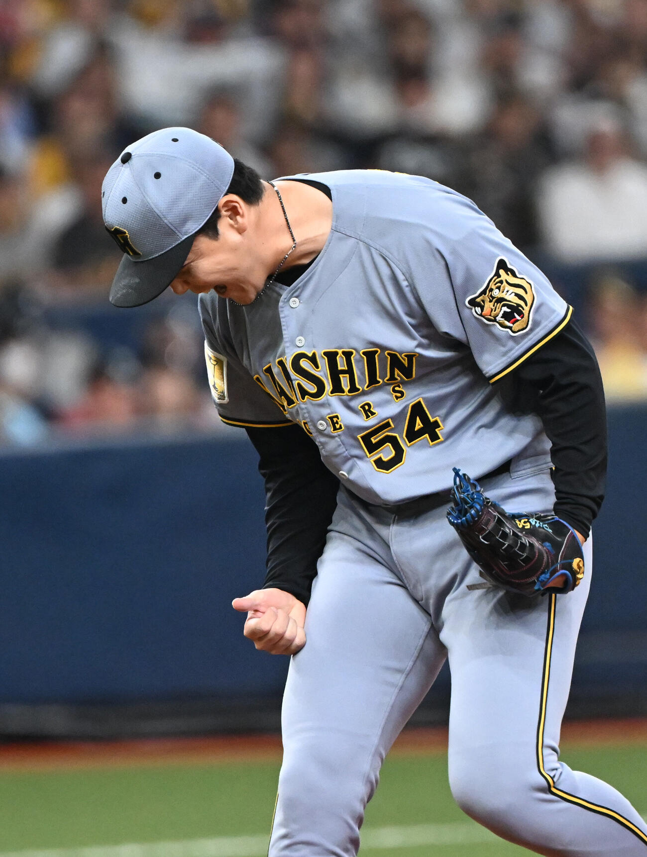 オリックス対阪神　7回裏オリックス2死一、二塁、太田椋から三振を奪いガッツポーズする木下里都（撮影・和賀正仁）