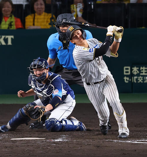 阪神対西武　9回裏阪神2死一塁、立石正広は三振に倒れる（撮影・上田博志)