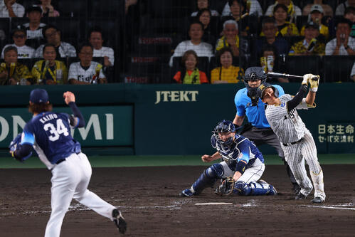 阪神対西武　9回裏阪神2死一塁、立石正広は三振に倒れる（撮影・上田博志)