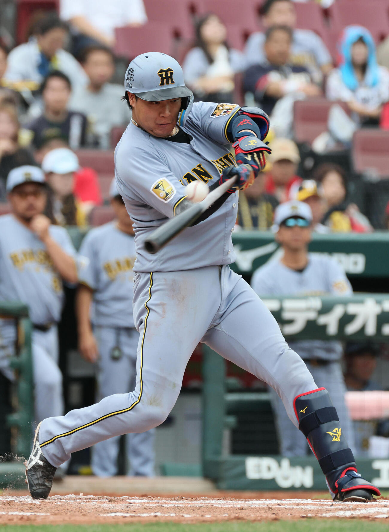 広島対阪神　8回表阪神無死、大山悠輔は右二塁打を放つ（撮影・加藤孝規）