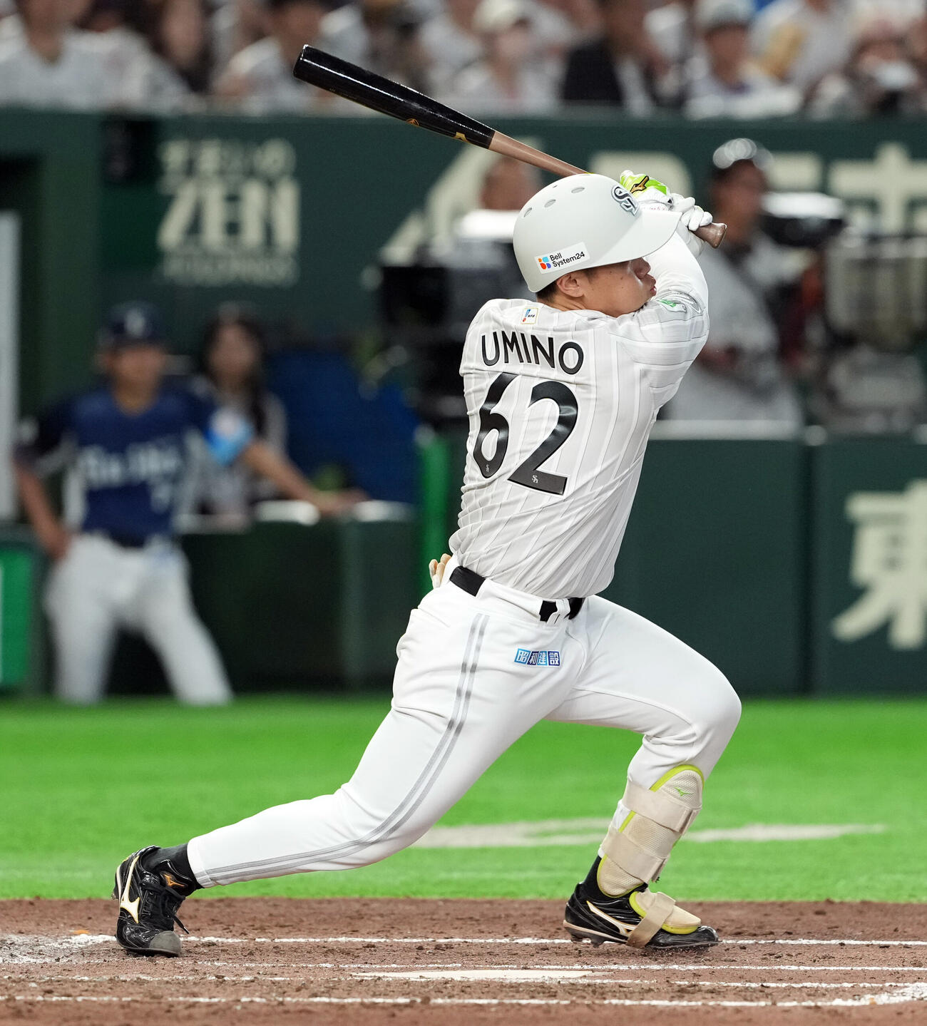 ソフトバンク対西武　4回裏ソフトバンク1死満塁、2点適時二塁打を放つ海野隆司（撮影・たえ見朱実）