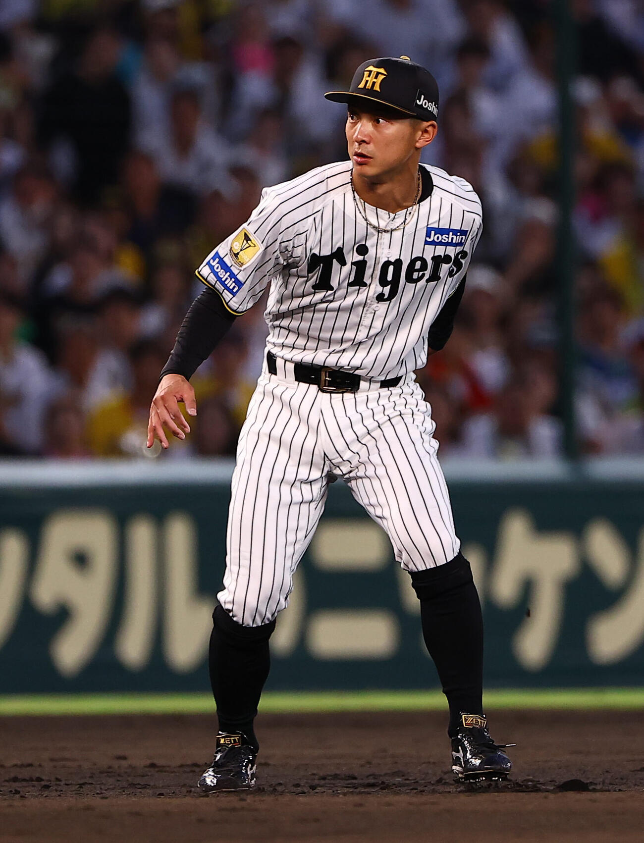 阪神対ヤクルト　5回表ヤクルト1死二、三塁、熊谷敬宥の野選で松下歩叶の生還を許す（撮影・上田博志）