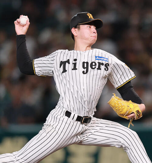 阪神対ヤクルト　6回表、力投する阪神下村海翔（撮影・上山淳一）