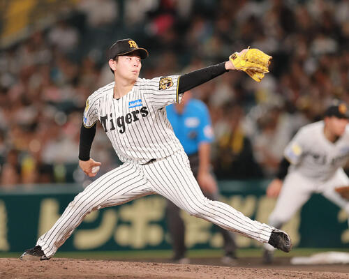 阪神対ヤクルト　6回表、力投する阪神下村海翔（撮影・上山淳一）