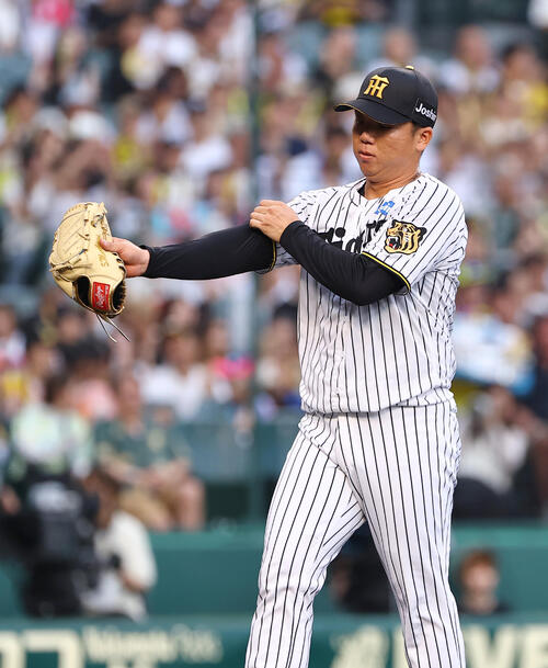 阪神対ヤクルト　1回表ヤクルト2死満塁、セデーニョを遊直に打ち取った村上頌樹村上頌樹（撮影・上田博志）