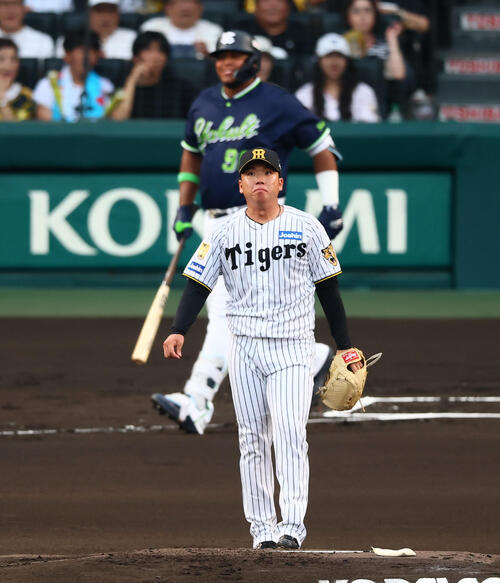 阪神対ヤクルト　1回表ヤクルト2死満塁、村上頌樹はレアンドロ・セデーニョを遊直に仕留める（撮影・加藤哉）