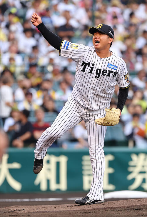 阪神対ヤクルト　1回表ヤクルト2死満塁、セデーニョを遊直に打ち取った村上頌樹（撮影・上田博志）