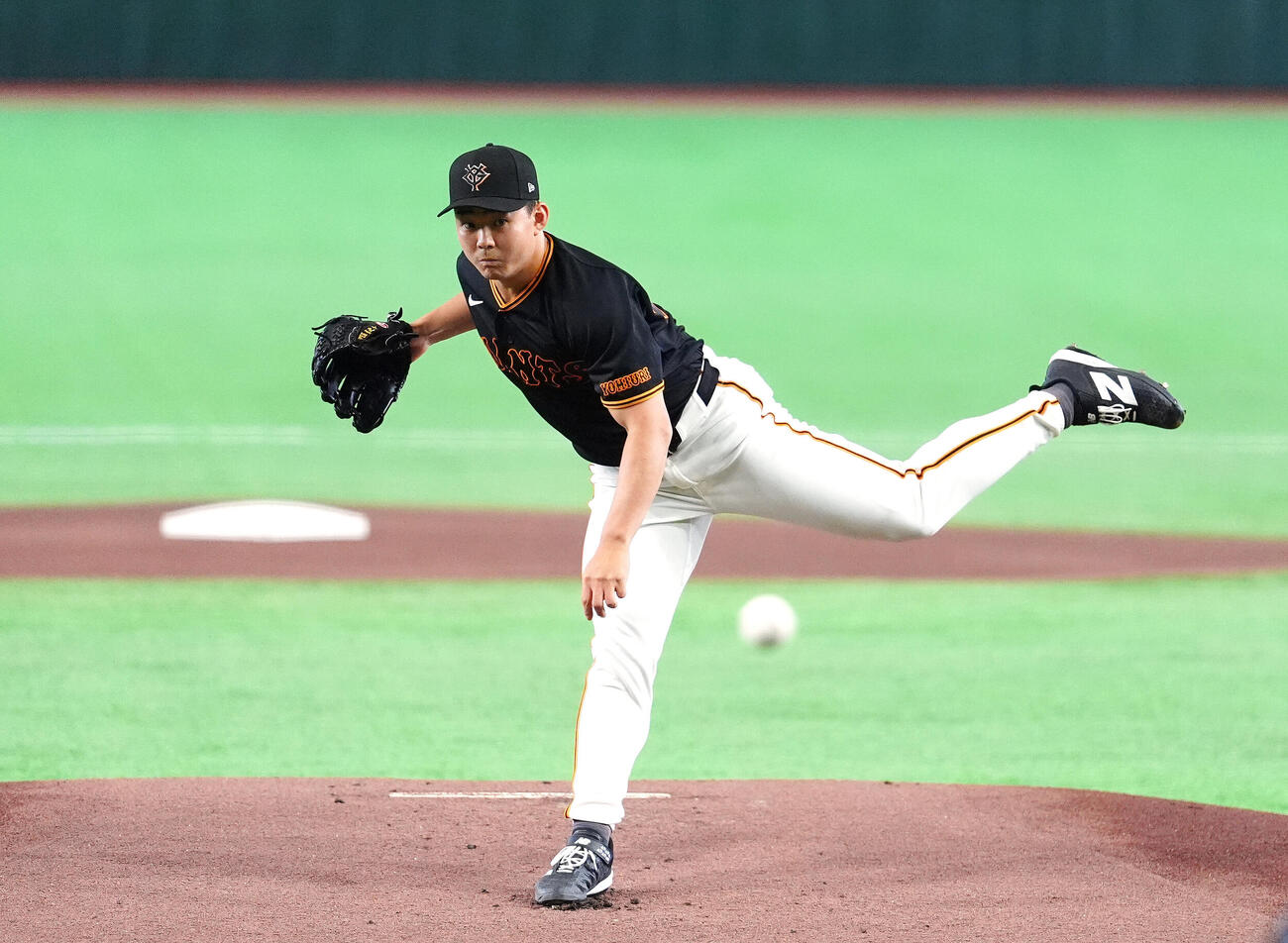 巨人対中日　巨人先発の小笠原慎之介（撮影・江口和貴）