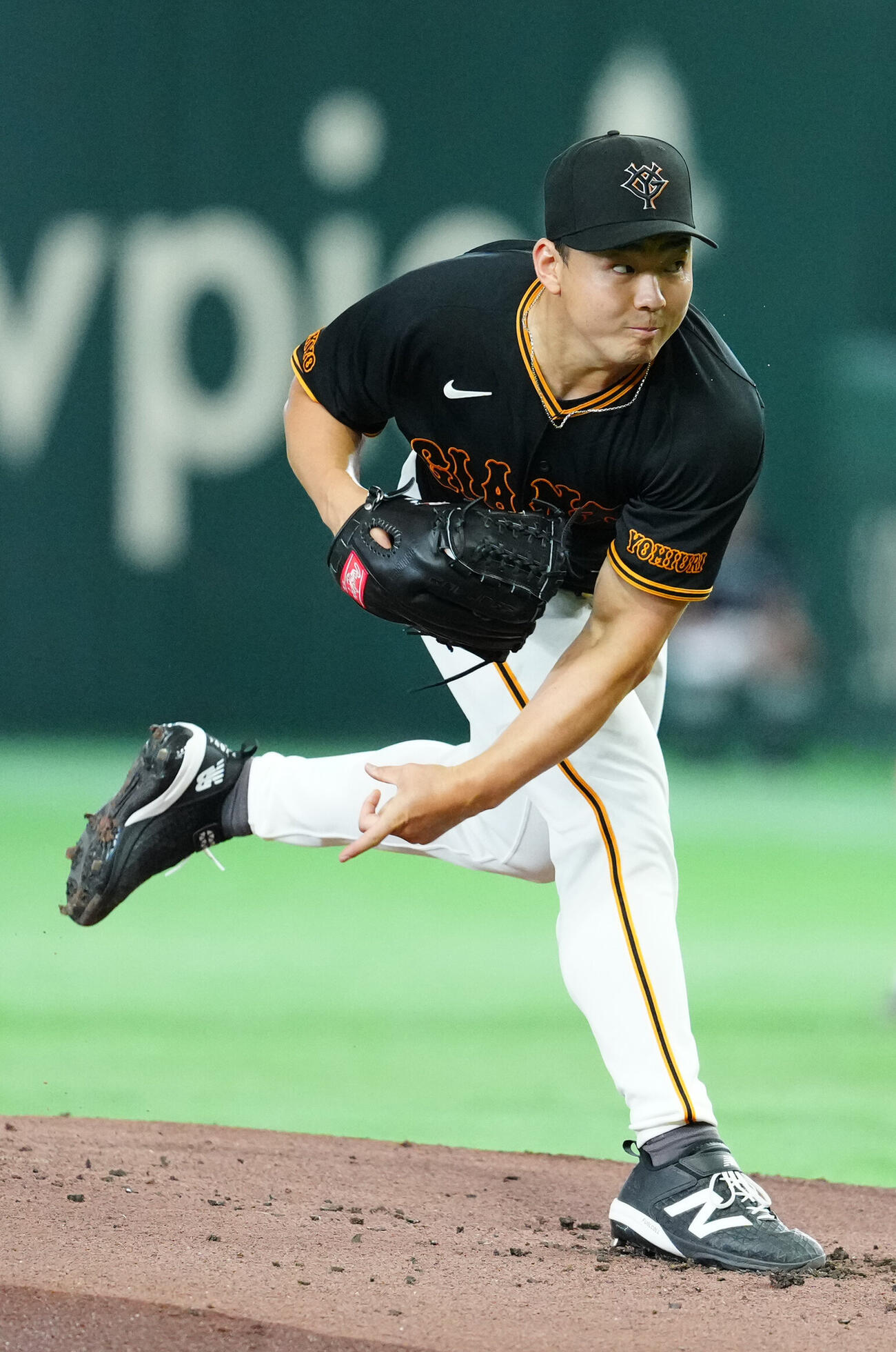 巨人対中日　巨人先発の小笠原慎之介（撮影・江口和貴）