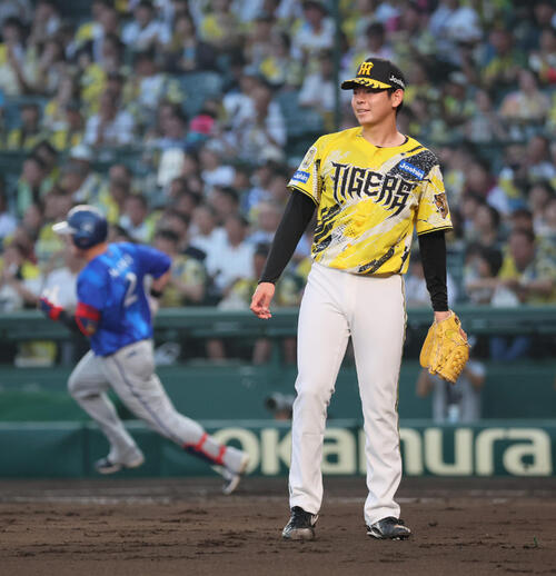 阪神対DeNA 4回表DeNA1死、下村海翔は牧秀悟に先制本塁打を浴びる（撮影・宮崎幸一）