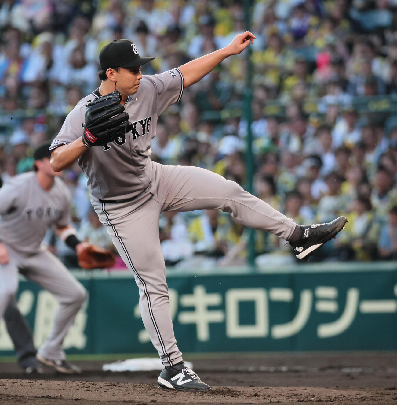 阪神対巨人　2巨人先発の小笠原慎之介（撮影・宮崎幸一）