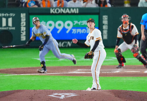 巨人対阪神　6回表阪神無死一、二塁、前川右京に適時二塁打を許す山崎伊織（撮影・垰建太）