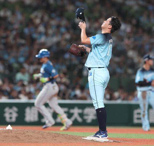 西武対日本ハム 6回表日本ハム2死一、三塁、清宮幸太郎に3点本塁打を浴びる渡辺勇太朗(撮影・黒川智章)