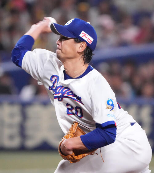 中日対阪神 3回表、力投する中日先発の涌井秀章(撮影・森本幸一)