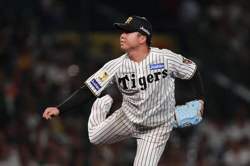 阪神対巨人　5回表、力投する阪神先発の村上頌樹（撮影・前田充）