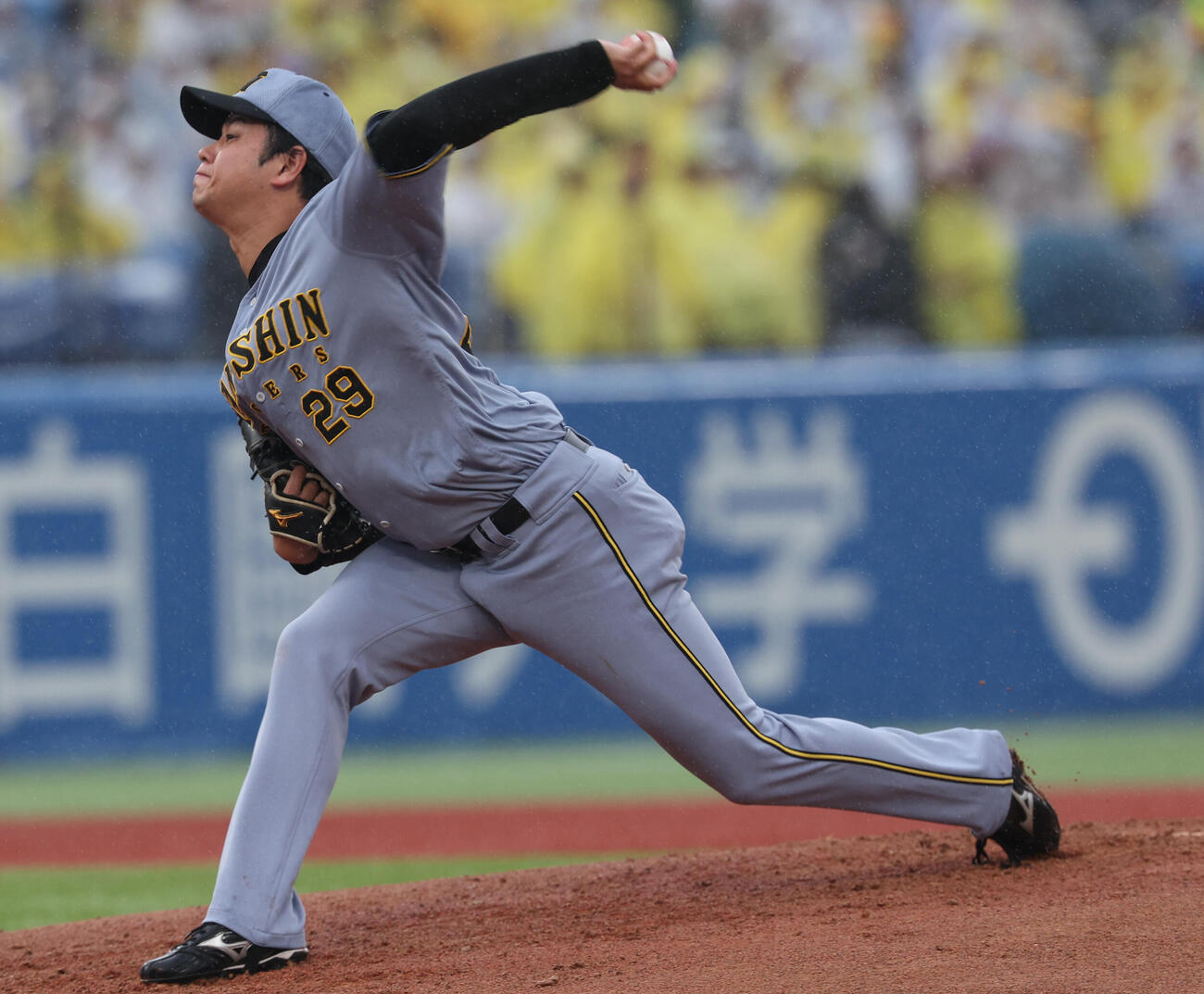 ヤクルト対阪神　力投する阪神先発高橋遥人（撮影・水谷安孝）
