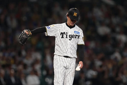 阪神対DeNA 8回表DeNA2死、牧秀悟に先制本塁打を浴びた高橋遥人（撮影・前田充）
