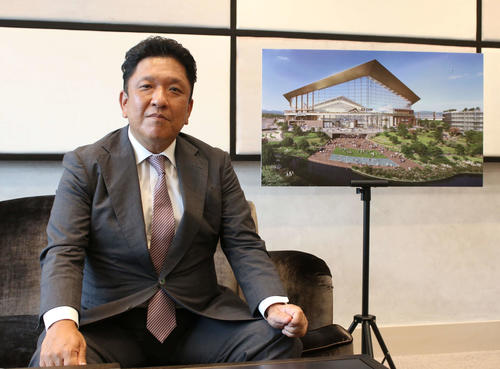 新球場の命名権を取得した日本エスコンの伊藤社長（撮影・木下大輔）