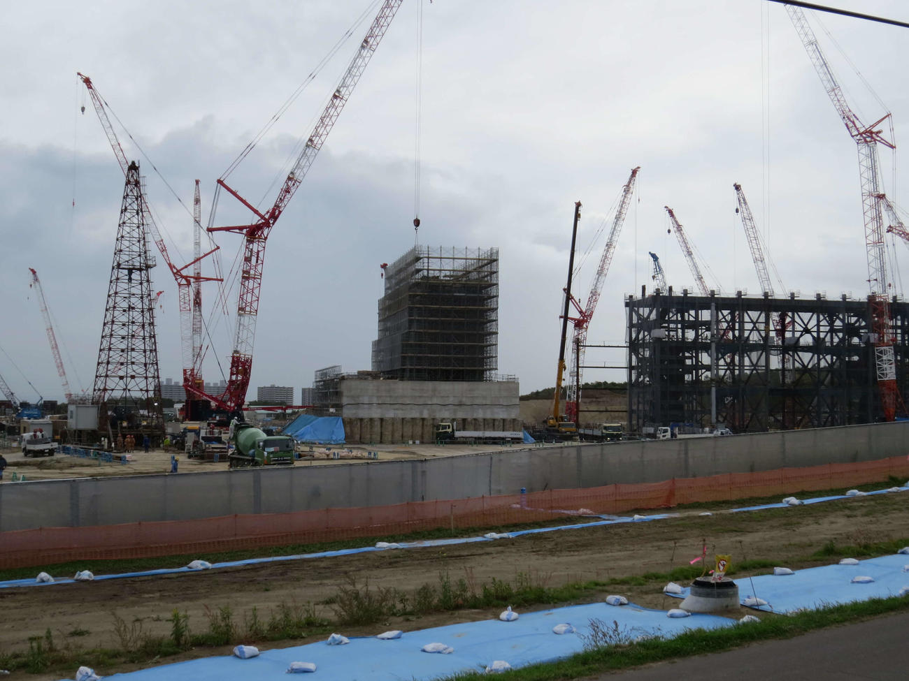 ボールパーク「Fビレッジ」の建設現場（10月12日撮影）
