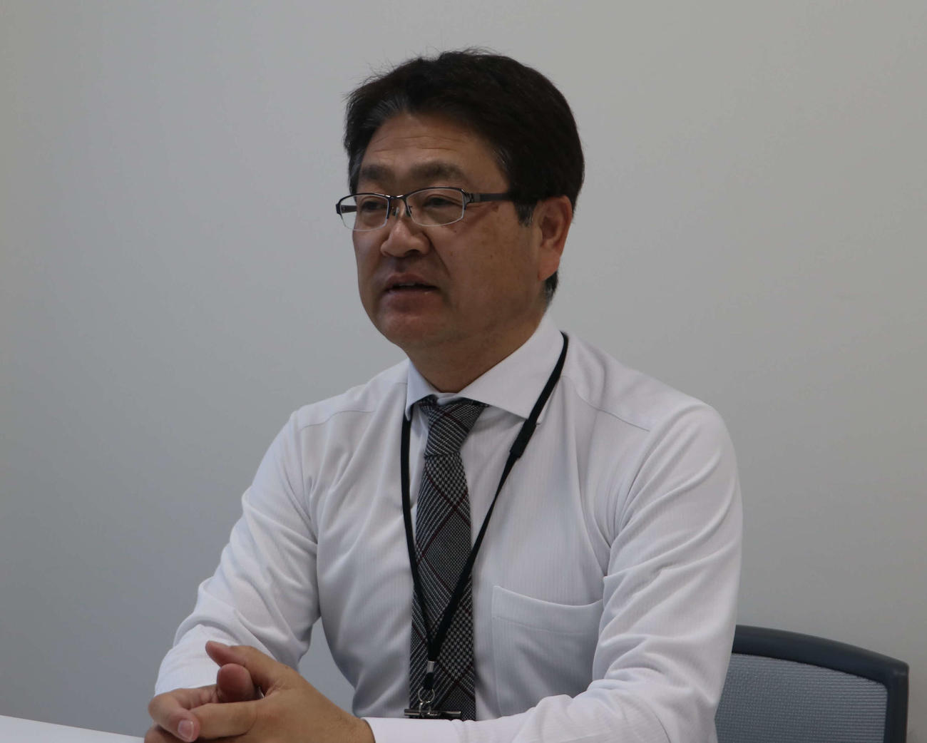 新球場建設の現状を語る北広島市の川村裕樹企画財政部長兼ボールパーク推進室長（撮影・山崎純一）