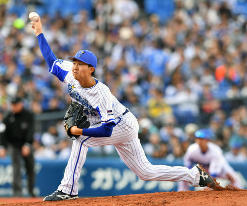 ＤｅＮＡ対中日　先発で力投するＤｅＮＡ京山（撮影・滝沢徹郎）