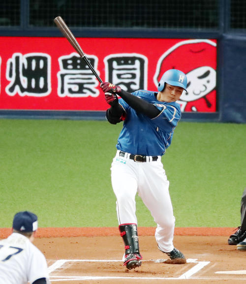 オリックス対日本ハム　６回表日本ハム１死、清宮は右前打を放つ（撮影・加藤哉）
