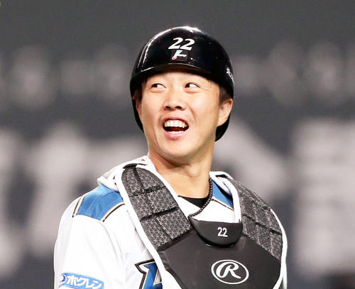 日本ハム鶴岡慎也(2018年3月24日撮影)