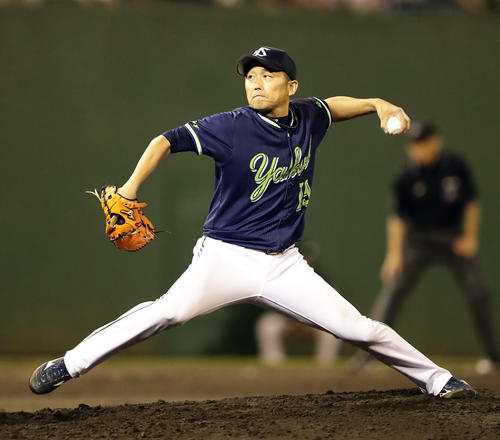 西武対ヤクルト　力投するヤクルト先発の石川（撮影・浅見桂子）