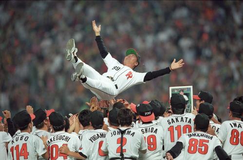 99年9月25日、悲願の優勝を遂げたダイエー王監督が宙を舞う