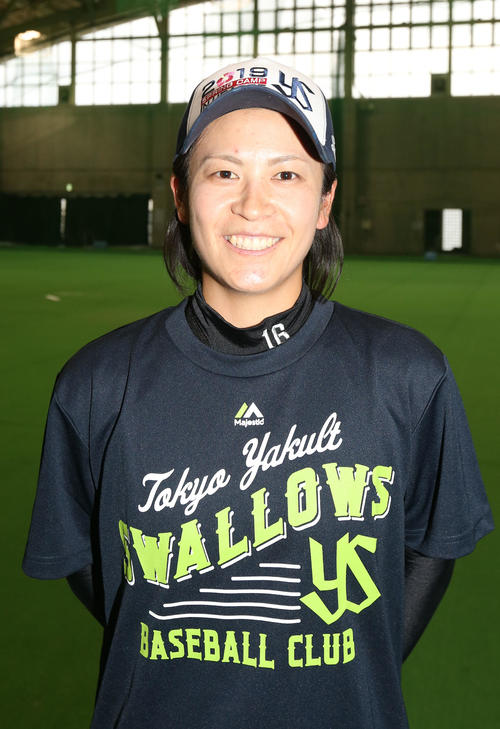 ヤクルトの浦添キャンプをサポートしている元ソフトボール女子日本代表の永吉理恵さん