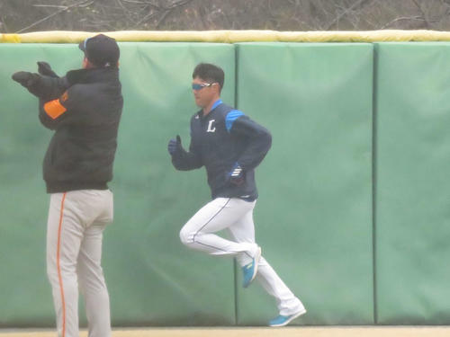 西武内海の止める勇気 開幕目前に下した冷静な判断 プロ野球番記者コラム 野球コラム 日刊スポーツ