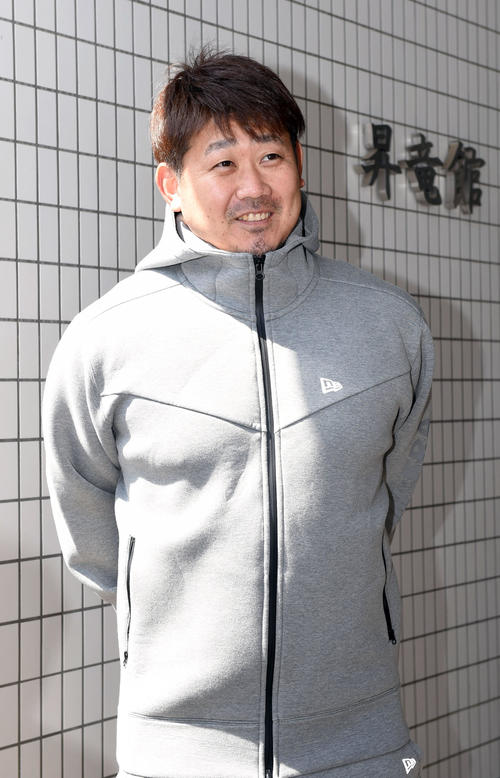 発表された新元号「令和」について話す中日松坂（2019年4月1日撮影）