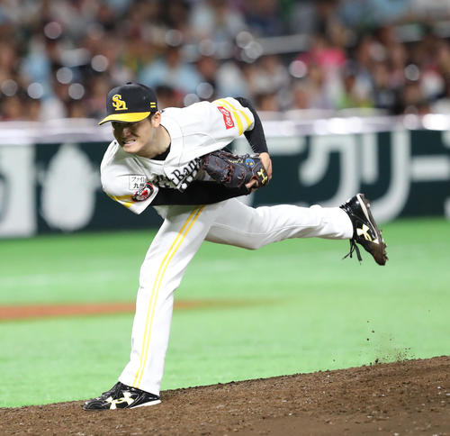 3番手として登板した高橋純（撮影・梅根麻紀）