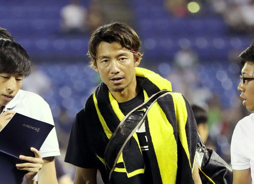 今季最後の神宮での試合を終えて引き揚げる鳥谷（2019年8月25日撮影）
