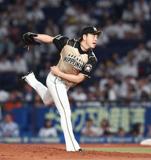 ロッテ対日本ハム　8回に登板の宮西（撮影・黒川智章）