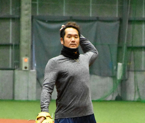 プエルトリコから帰国した翌日に体を動かすオリックスT-岡田(2019年12月26日撮影)