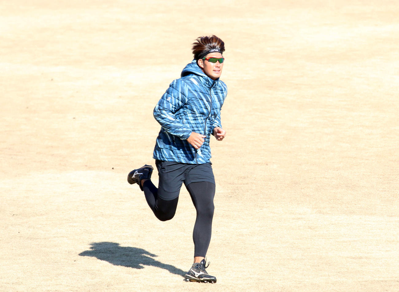 鎌ケ谷で自主トレを行った日本ハム大田（撮影・木下大輔）