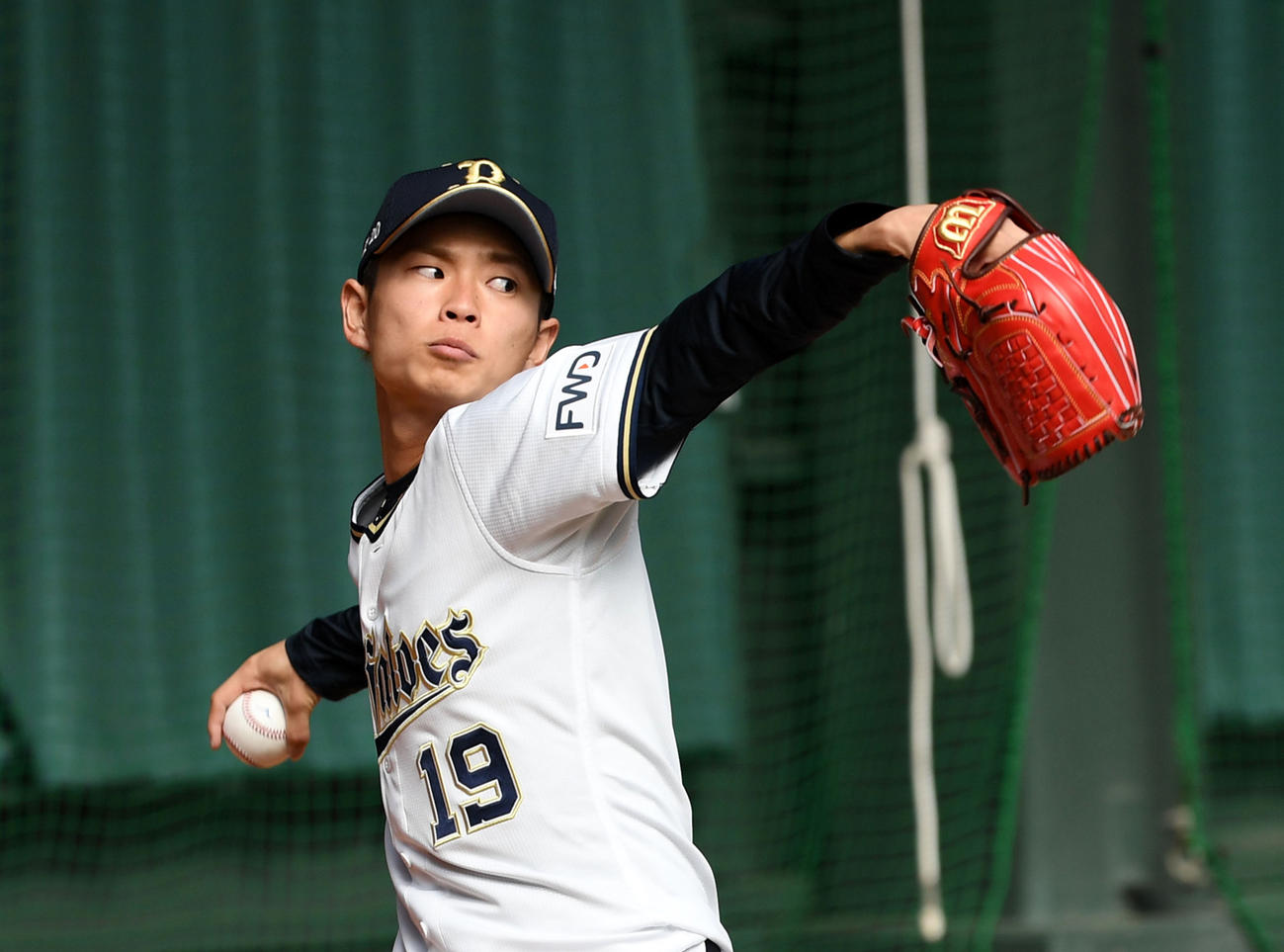 オリックス山岡泰輔