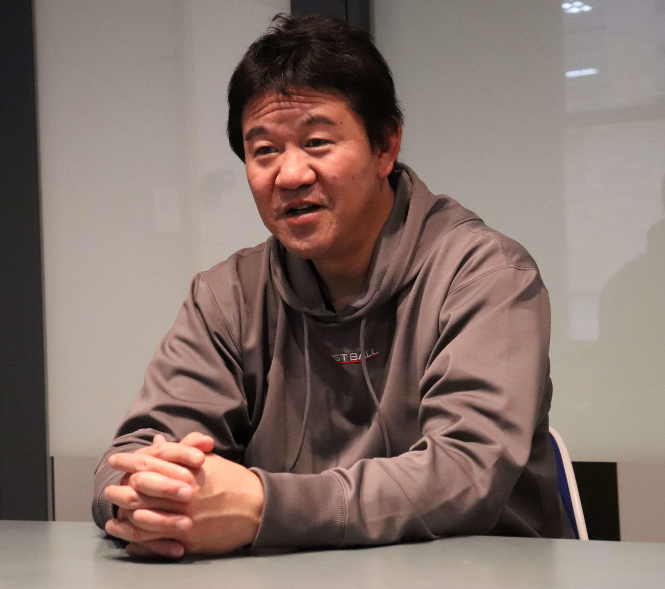 BCリーグに新規参入し、シーズンの意気込みを語るBC神奈川・鈴木尚典監督（撮影・湯本勝大）