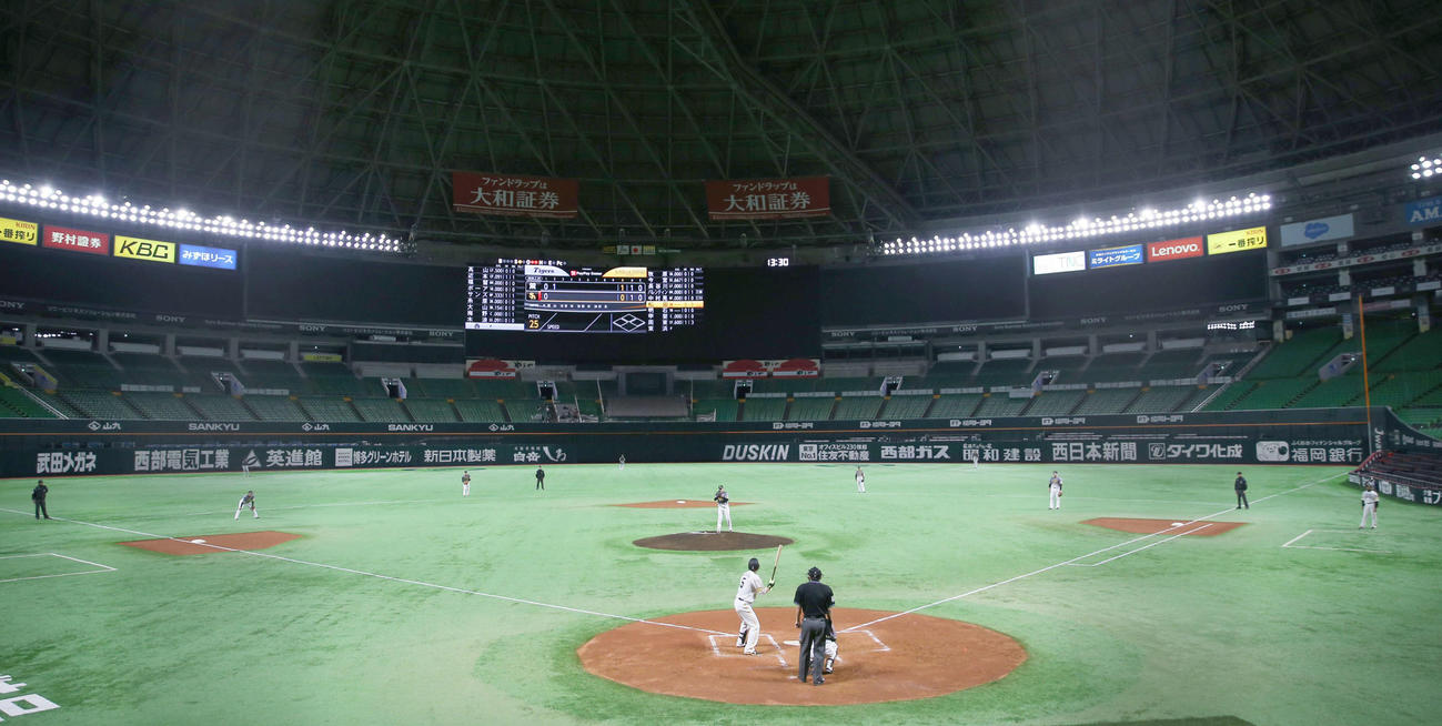 無観客で行われたソフトバンク対阪神のオープン戦（撮影・前田充）