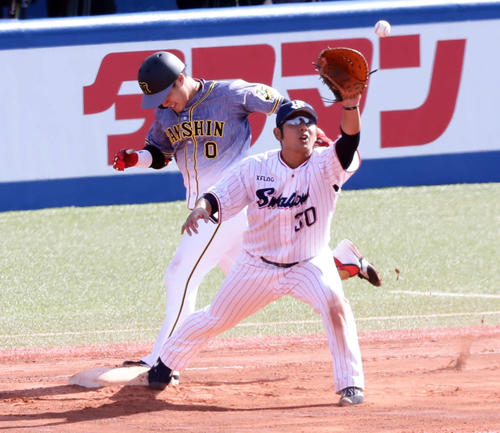 3月21日、ヤクルトとの練習試合で二塁内野安打を放った木浪
