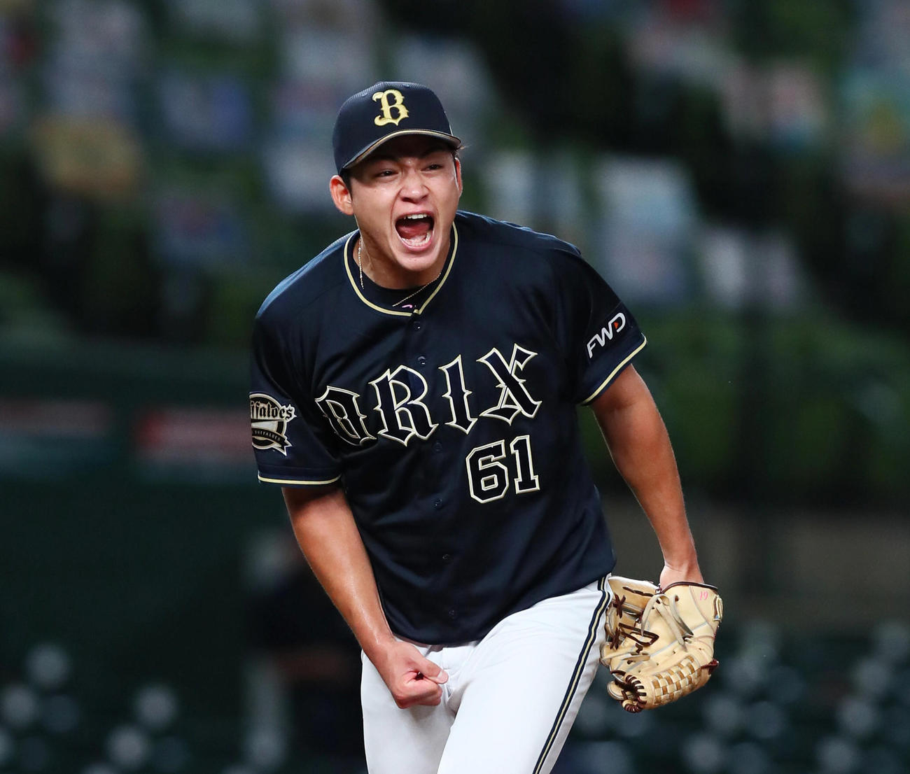 3日西武戦、ピンチを三振でしのいで雄たけびを上げるオリックス榊原