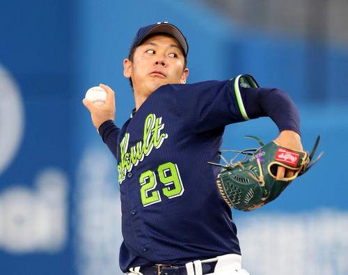 DeNA戦で無安打無得点を達成したヤクルト小川（撮影・大野祥一）